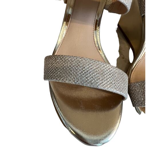 Badgley Mischka Jewel Gold Sparkle Wedge Sandals 8 - Picture 5 of 8